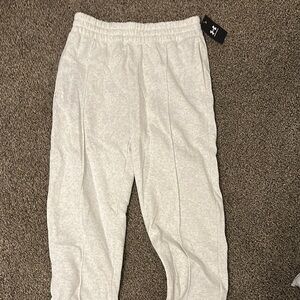 Under Armour Gray Sweatpants Relaxed Fit
